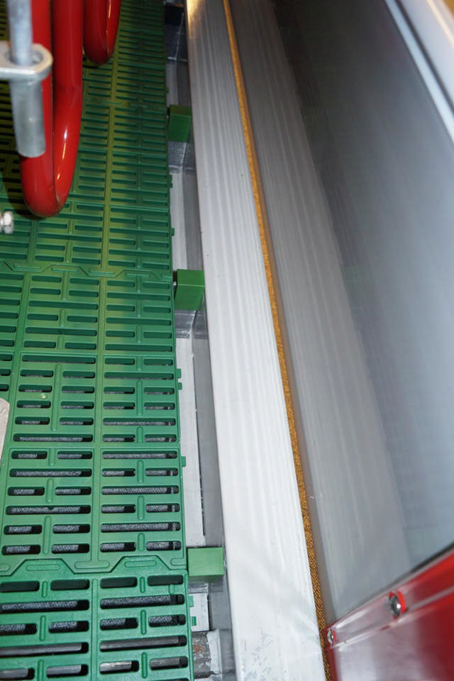 AFSTANDSTYKKE TIL PVC GULV 30X40X58,3 MM